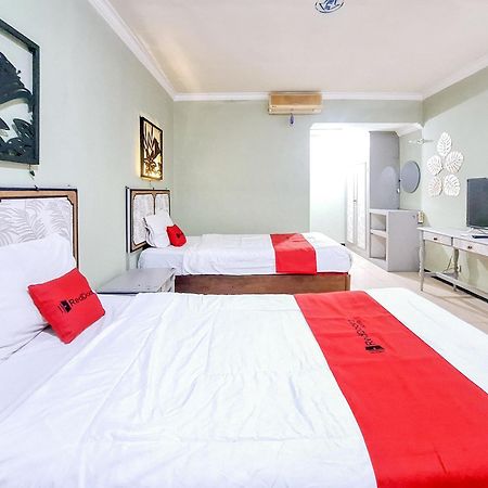 Reddoorz Near Stadion Semeru Lumajang Jawa Timur Ngoại thất bức ảnh
