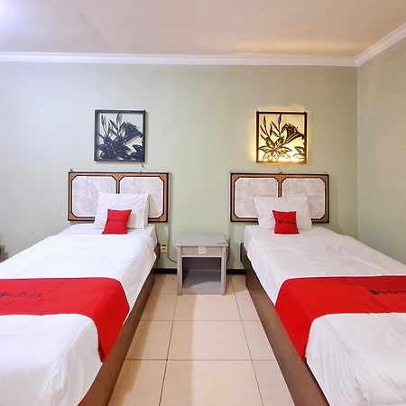 Reddoorz Near Stadion Semeru Lumajang Jawa Timur Ngoại thất bức ảnh