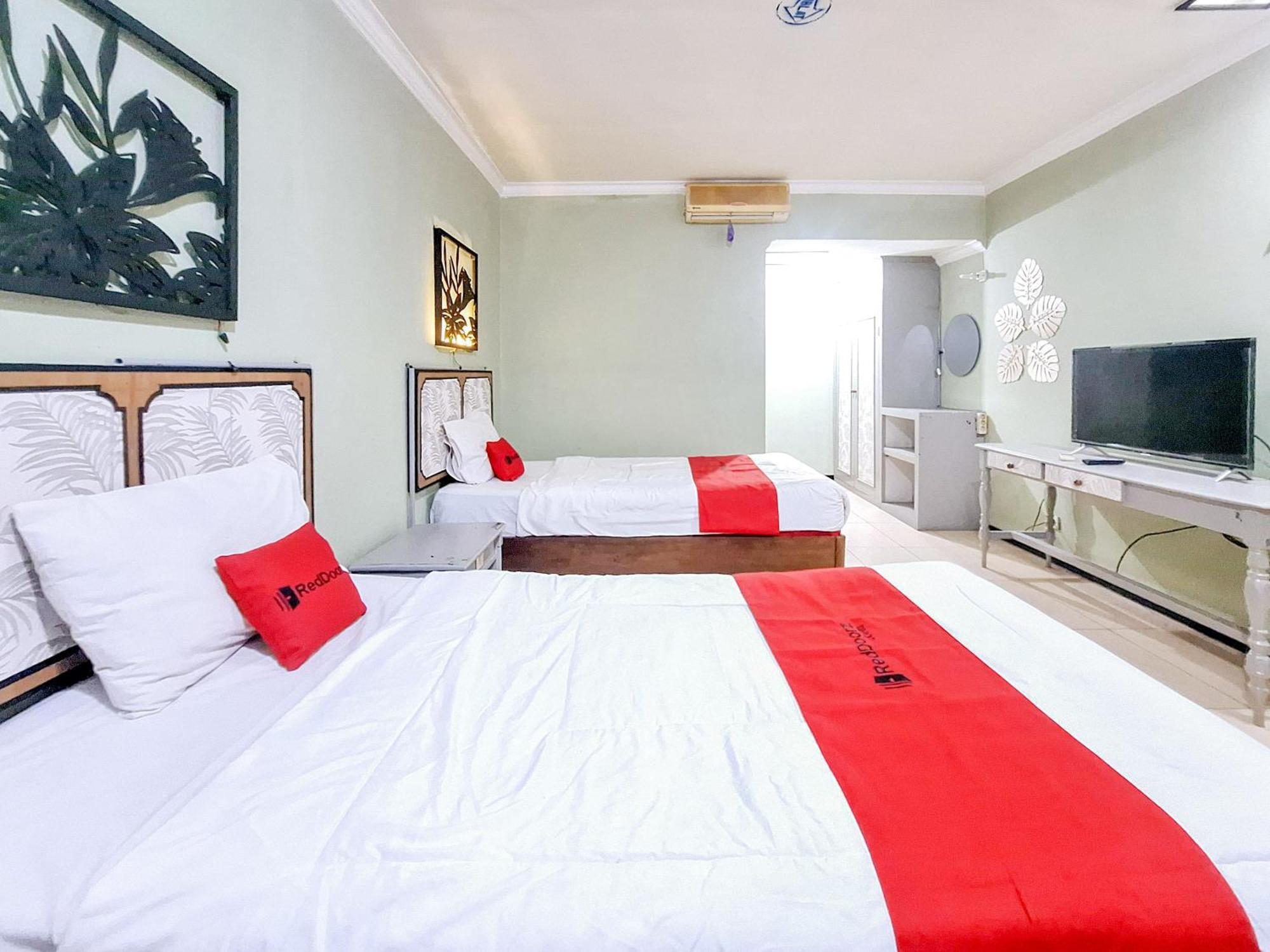 Reddoorz Near Stadion Semeru Lumajang Jawa Timur Ngoại thất bức ảnh