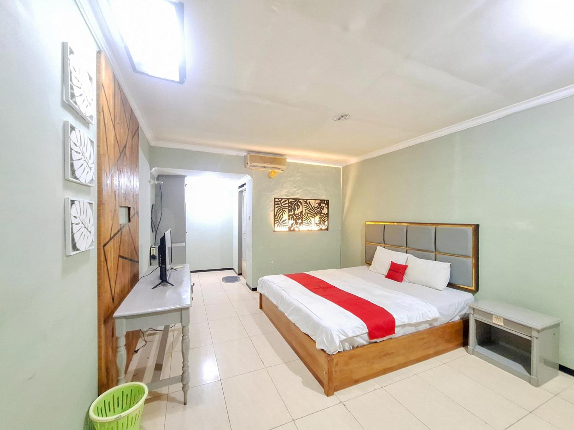 Reddoorz Near Stadion Semeru Lumajang Jawa Timur Ngoại thất bức ảnh