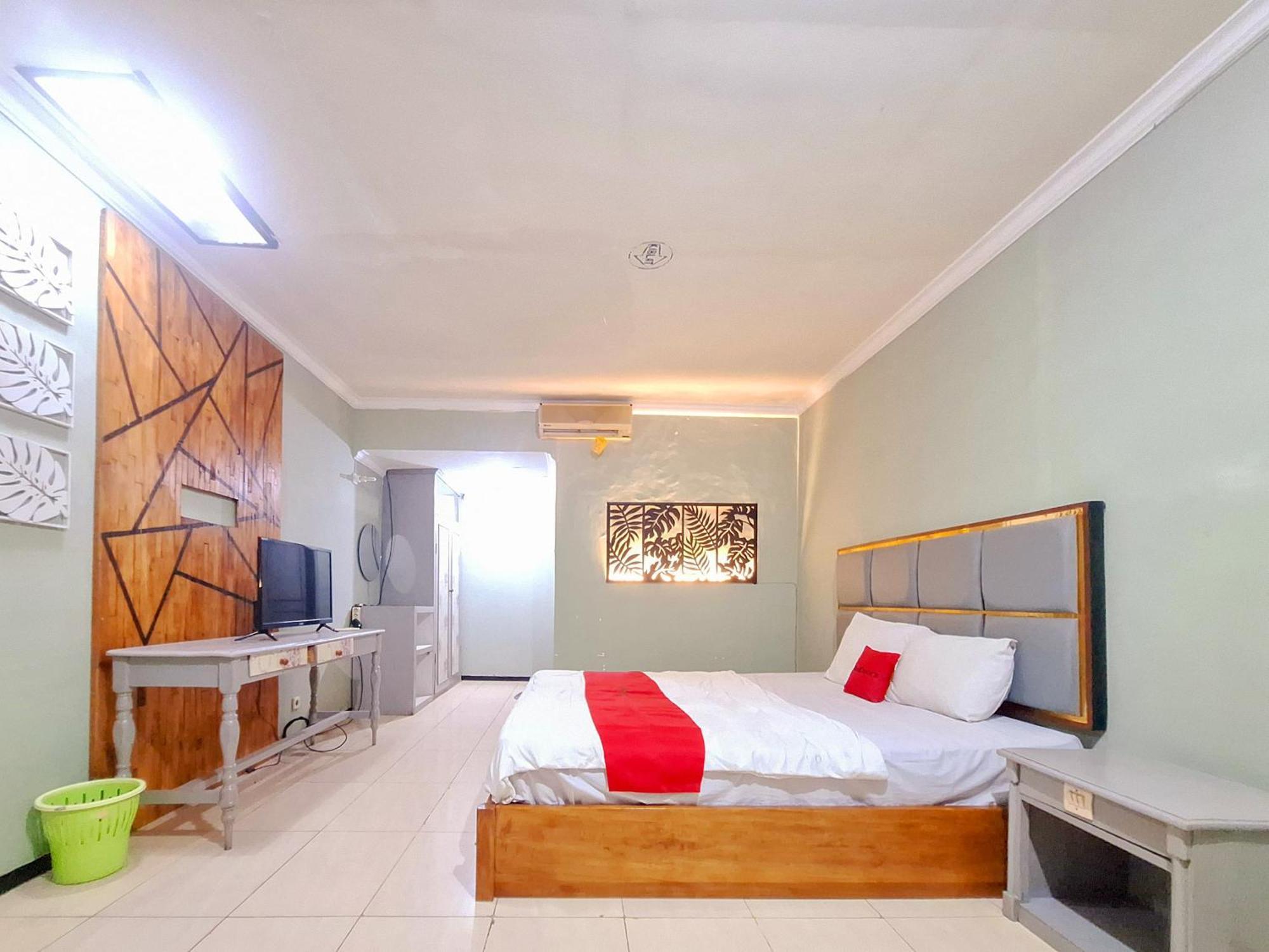 Reddoorz Near Stadion Semeru Lumajang Jawa Timur Ngoại thất bức ảnh