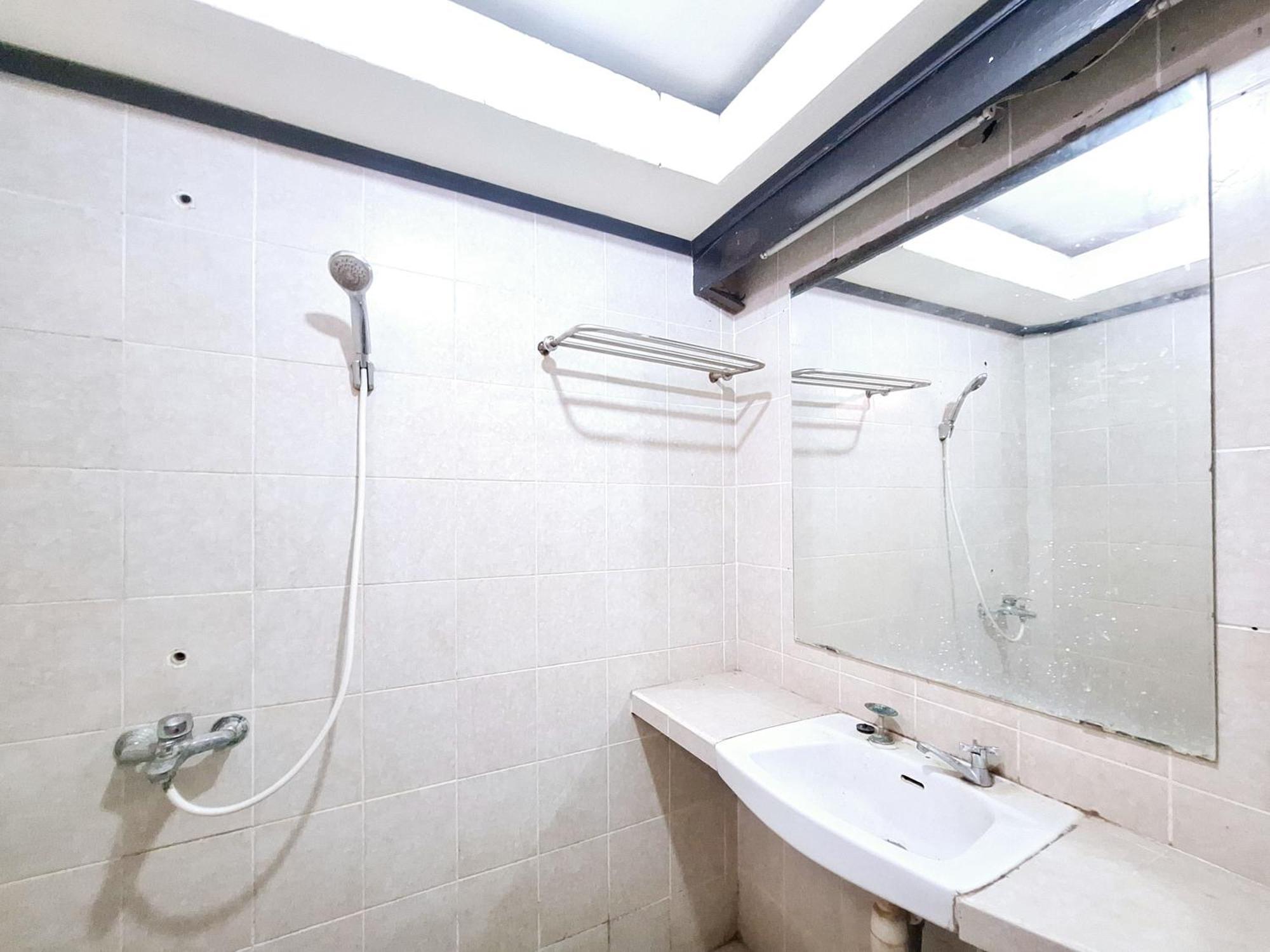 Reddoorz Near Stadion Semeru Lumajang Jawa Timur Ngoại thất bức ảnh