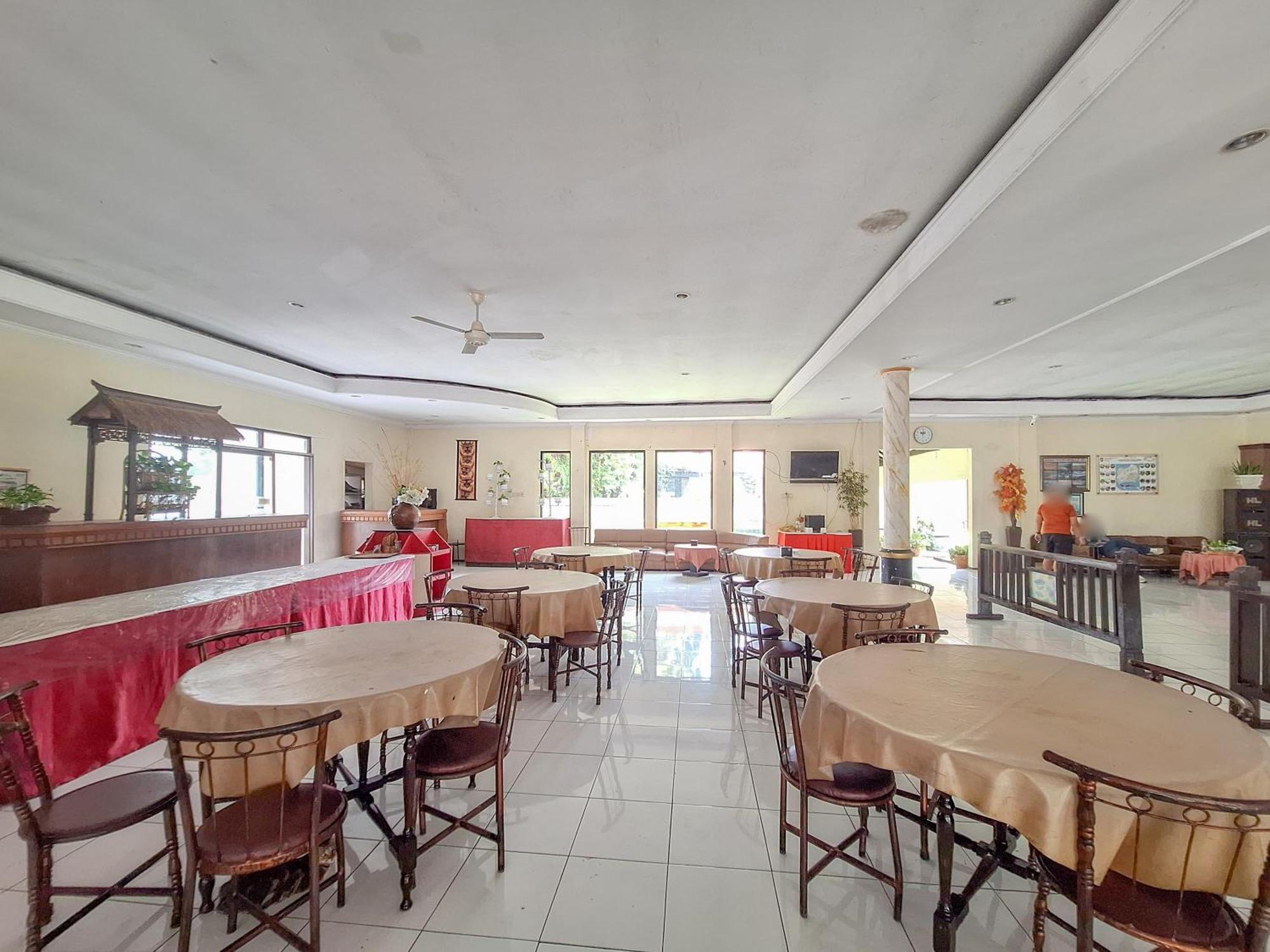 Reddoorz Near Stadion Semeru Lumajang Jawa Timur Ngoại thất bức ảnh